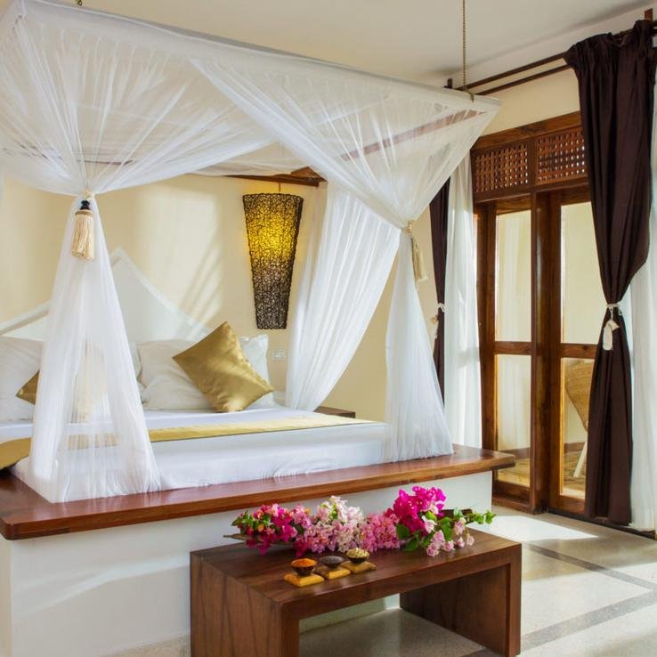 fruit-and-spice-resort-zanzibar-accomodations-luxury-suite-08-960x960 (1)